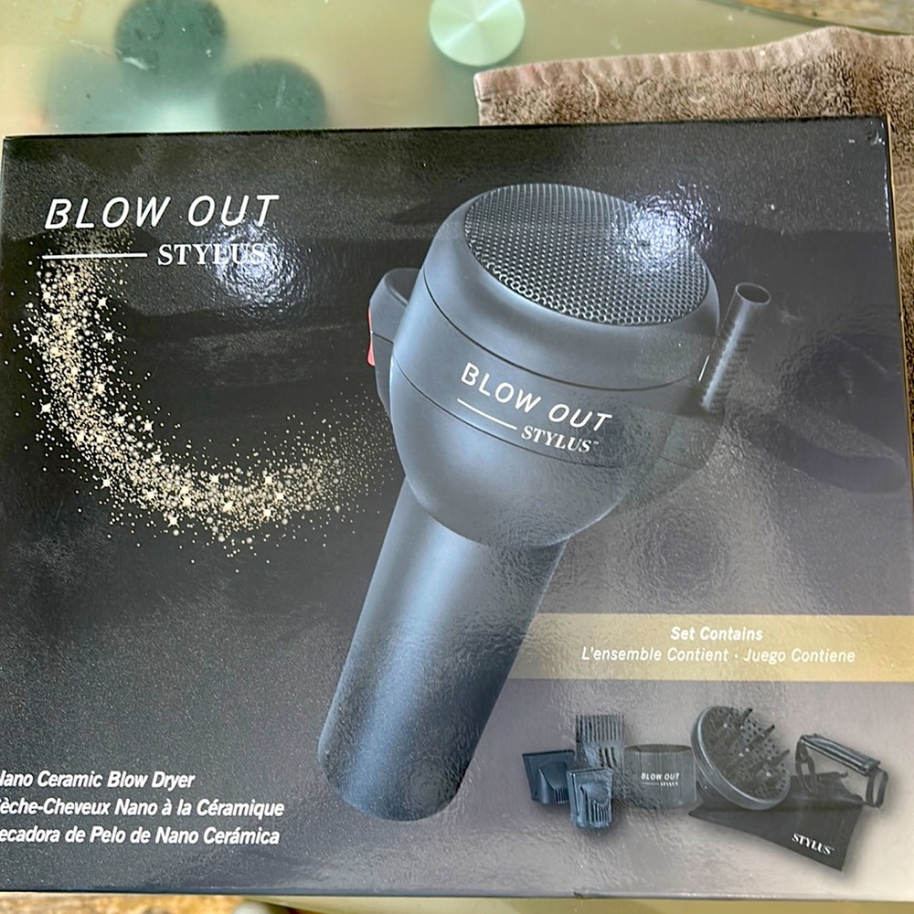 FHI Heat Platform All-In-One Blow Out Handle Less Hair Dryer with Attachment